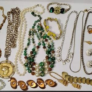 Fun Group Vintage Jewelry Retro Chic Necklaces Bracelets Ring Rhinestones